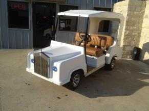 Custom-Royal-Ride-Golf-Cart-with-Grill