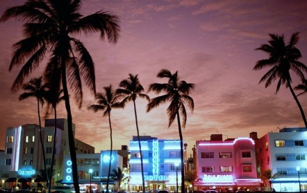 Sunset-on-Beachfront-of-Ocean-Drive-in-the-heart-of-South-Beach-in-the-famous-Art-Deco-district-Miami-Beach-Florida
